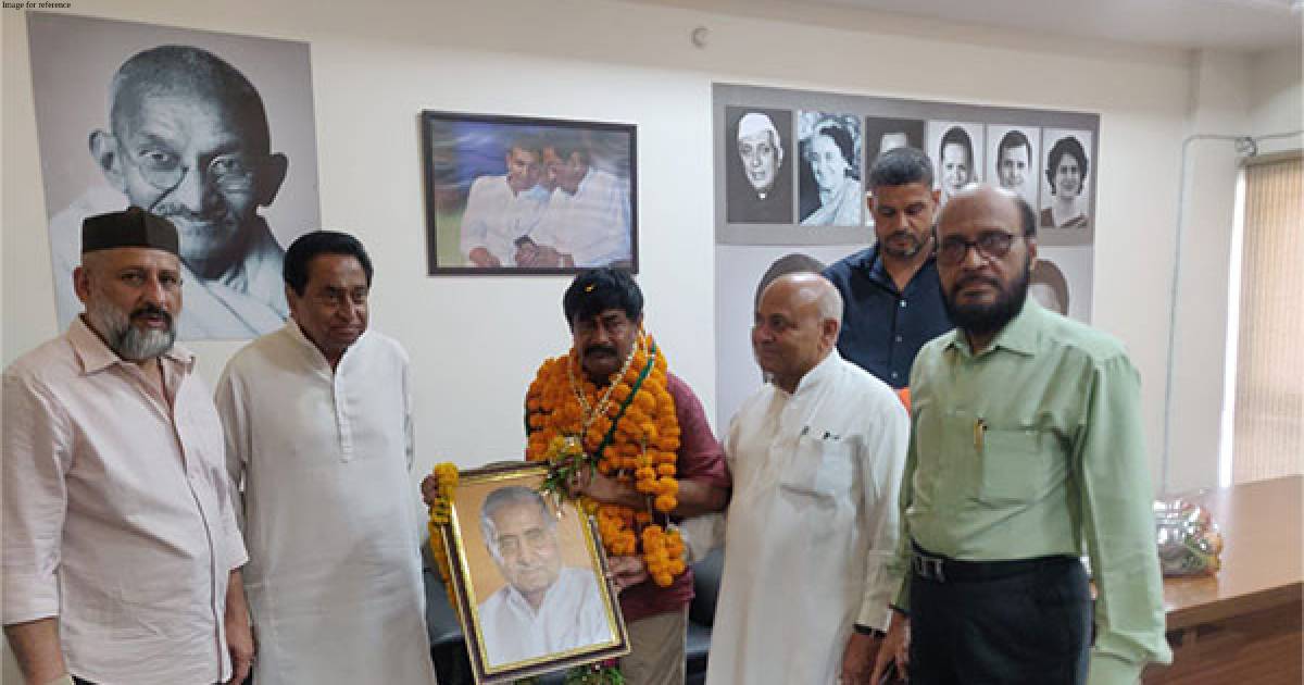 Madhya Pradesh: Former BJP minister Deepak Joshi joins Congress